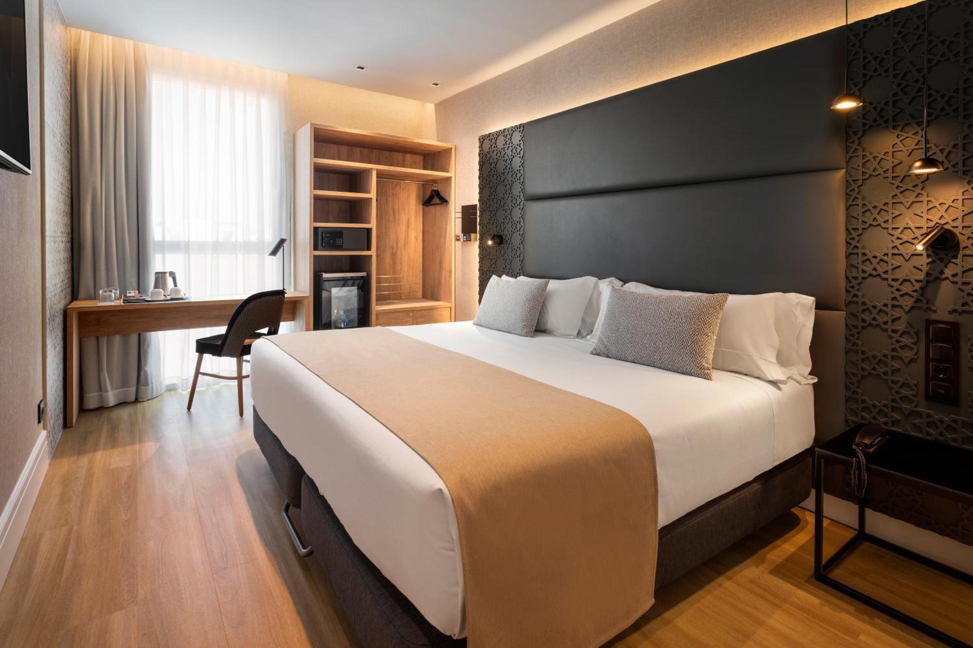 Hotel Catalonia Giralda Sewilla Zewnętrze zdjęcie
